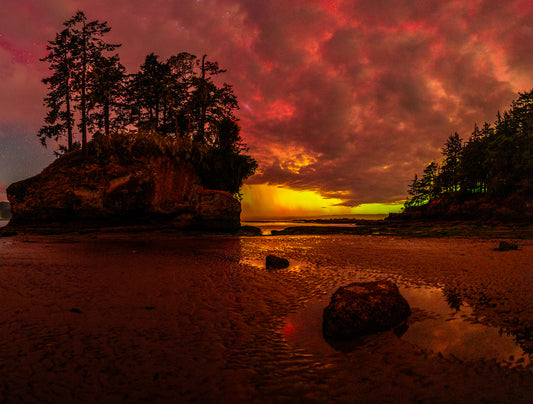 Aurora Salt Creek reflections