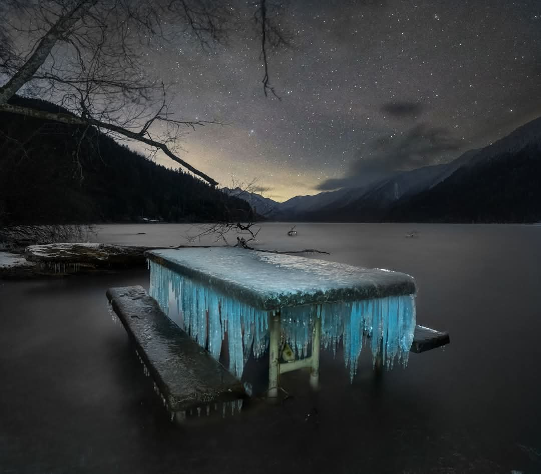 Polar vortex lake crescent